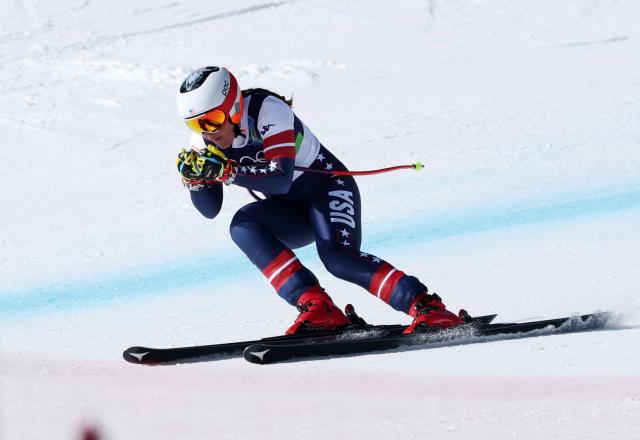 (260208) -- CORTINA D'AMPEZZO, Feb. 8, 2026 (Xinhua) -- Breezy Johnson of the United States competes during the alpine skiing women's downhill at the Milan-Cortina 2026 Olympic Winter Games in Cortina, Italy, Feb. 8, 2026. (Xinhua/Zhang Chenlin)