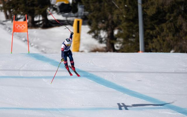 (260208) -- CORTINA D'AMPEZZO, Feb. 8, 2026 (Xinhua) -- Breezy Johnson of the United States competes during the alpine skiing women's downhill at the Milan-Cortina 2026 Olympic Winter Games in Cortina, Italy, Feb. 8, 2026. (Xinhua/Fei Maohua)