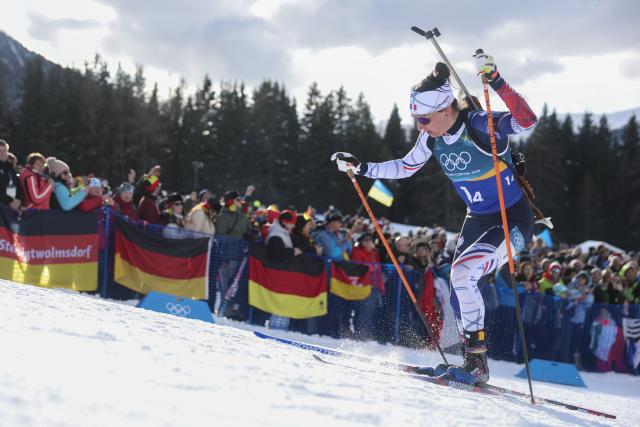 (260208) -- ANTERSELVA, Feb. 8, 2026 (Xinhua) -- Julia Simon of France competes during the biathlon mixed relay 4 x 6km (M+W) at the Milan-Cortina 2026 Olympic Winter Games in Anterselva, Italy, Feb. 8, 2026. (Xinhua/Zhang Tao)