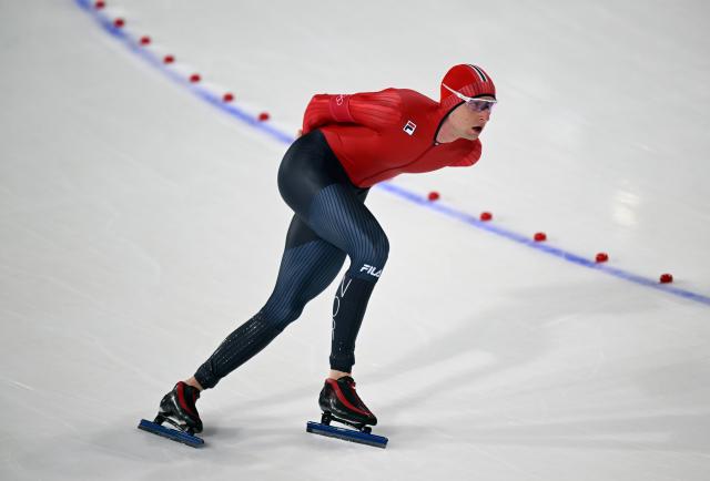 (260208) -- MILAN, Feb. 8, 2026 (Xinhua) -- Sander Eitrem of Norway competes during the speed skating men's 5000m match at the Milan-Cortina 2026 Olympic Winter Games in Milan, Italy, Feb. 8, 2026. (Xinhua/Wu Wei)