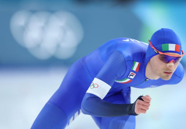 (260208) -- MILAN, Feb. 8, 2026 (Xinhua) -- Riccardo Lorello of Italy competes during the speed skating men's 5000m match at the Milan-Cortina 2026 Olympic Winter Games in Milan, Italy, Feb. 8, 2026. (Xinhua/Li Jing)