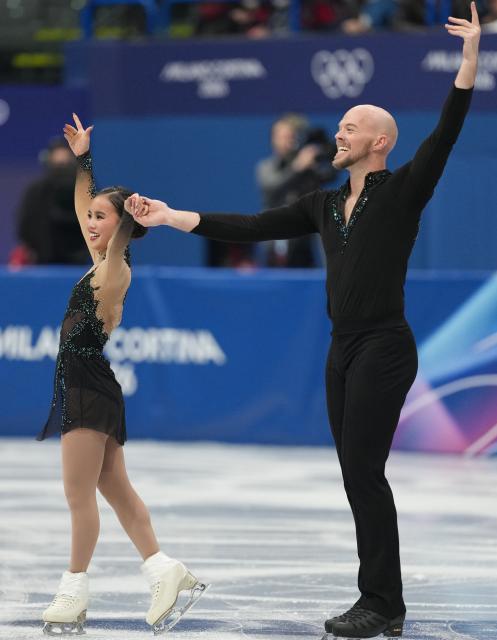 (260208) -- MILAN, Feb. 8, 2026 (Xinhua) -- Ellie Kam (L)/Danny O'Shea of the United States react after their performance during the figure skating team event pair skating free skating of the Milan-Cortina 2026 Olympic Winter Games in Milan, Italy, Feb. 8, 2026. (Xinhua/Xue Yuge)