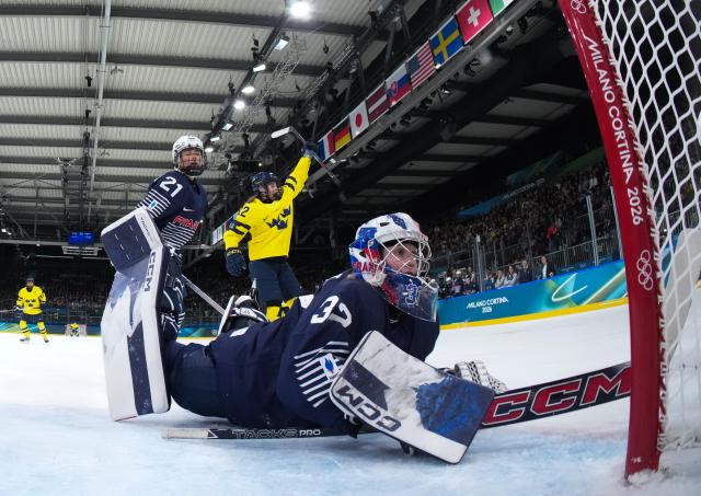 (260208) -- MILAN, Feb. 8, 2026 (Xinhua) -- Hanna Thuvik of Sweden celebrates scoring during the ice hockey women's preliminary round group B match between France and Sweden at the Milan-Cortina 2026 Olympic Winter Games in Milan, Italy, Feb. 8, 2026. (Xinhua/Tao Xiyi)