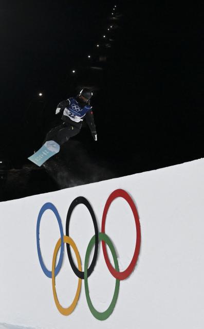 (260208) -- LIVIGNO, Feb. 8, 2026 (Xinhua) -- Zhang Xiaonan of China competes during the Snowboard Women's Big Air qualification at the Milan-Cortina 2026 Olympic Winter Games in Livigno, Italy, Feb. 8, 2026. (Xinhua/Xia Yifang)
