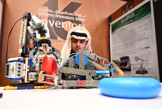 (260209) -- KUWAIT CITY, Feb. 9, 2026 (Xinhua) -- An inventor from Saudi Arabia participates in the 16th International Invention Fair in the Middle East (IIFME) in Kuwait City, Kuwait, Feb. 8, 2026. The 16th IIFME is held here from Feb. 8 to 11. (Photo by Asad/Xinhua)