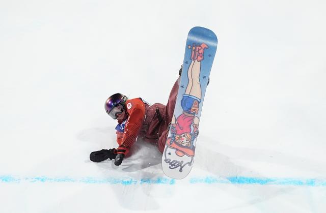 (260209) -- LIVIGNO, Feb. 9, 2026 (Xinhua) -- Laurie Blouin of Canada competes during the Snowboard Women's Big Air qualification at the Milan-Cortina 2026 Olympic Winter Games in Livigno, Italy, Feb. 8, 2026. (Xinhua/Wu Huiwo)