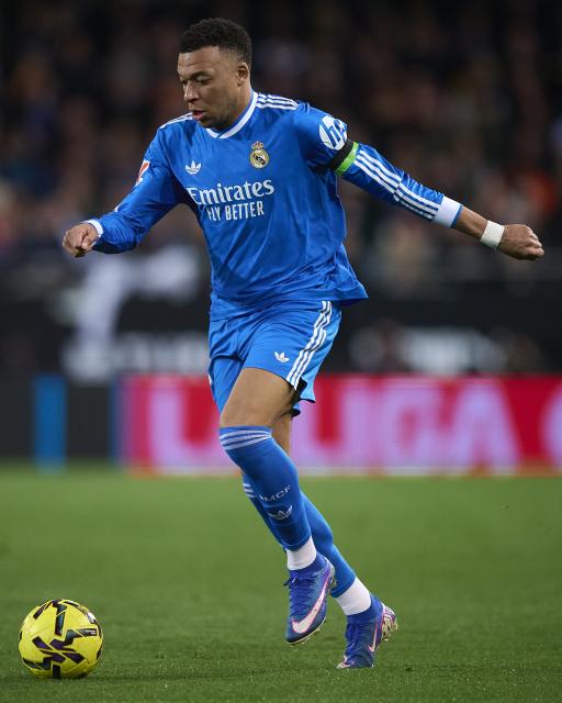 (260209) -- VALENCIA, Feb. 9, 2026 (Xinhua) -- Kylian Mbappe of Real Madrid competes during the La Liga football match between Valencia CF and Real Madrid in Valencia, Spain, Feb. 8, 2026. (Str/Xinhua)