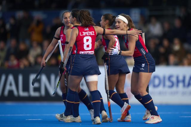 (260209) -- VALENCIA, Feb. 9, 2026 (Xinhua) -- Players of Spain celebrate a goal during an FIH Hockey Pro League women's match between Spain and Belgium in Valencia, Spain, Feb. 8, 2026 (Photo by Pablo Morano/Xinhua)