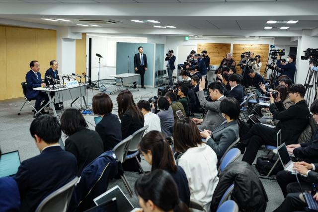 (260209) -- TOKYO, Feb. 9, 2026 (Xinhua) -- Yoshihiko Noda (L) and Tetsuo Saito, co-leaders of Japan's main opposition party Centrist Reform Alliance, attend a press conference in Tokyo, Japan, Feb. 9, 2026. Yoshihiko Noda and Tetsuo Saito, co-leaders of Japan's main opposition party Centrist Reform Alliance, announced on Monday that they would resign from their posts to take responsibility for the party's defeat in the House of Representatives election. (Xinhua/Jia Haocheng)