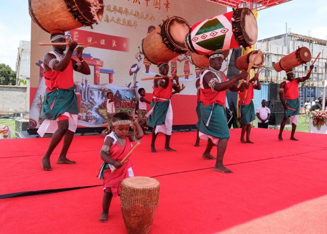(260209) -- KAMPALA, Feb. 9, 2026 (Xinhua) -- Ugandan artists perform during a temple fair to launch the China-Uganda Year of People-to-People Exchange and celebrate the upcoming Chinese New Year in Kampala, Uganda, Feb. 8, 2026. Uganda launched the China-Uganda Year of People-to-People Exchange on Sunday in the capital, Kampala, during a temple fair held to celebrate the upcoming Chinese New Year, also known as the Spring Festival. (Photo by Hajarah Nalwadda/Xinhua)