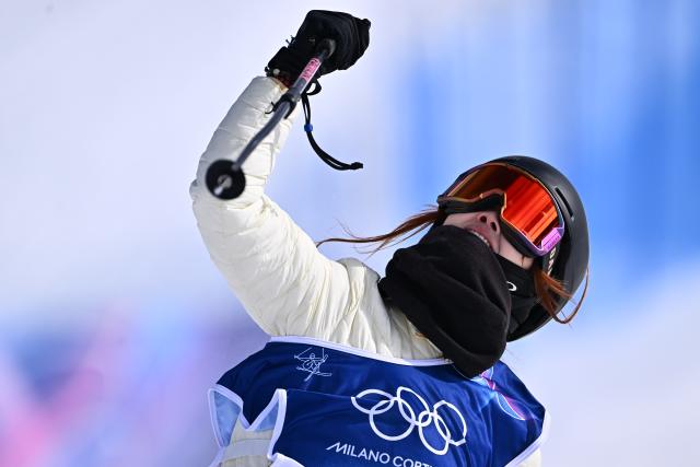(260209) -- LIVIGNO, Feb. 9, 2026 (Xinhua) -- Liu Mengting of China reacts during the freestyle skiing women's freeski slopestyle final at the Milan-Cortina 2026 Olympic Winter Games in Livigno, Italy, Feb. 9, 2026. (Xinhua/Zhang Hongxiang)