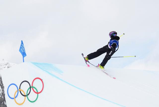 (260209) -- LIVIGNO, Feb. 9, 2026 (Xinhua) -- Mathilde Gremaud of Switzerland competes during the freestyle skiing women's freeski slopestyle final at the Milan-Cortina 2026 Olympic Winter Games in Livigno, Italy, Feb. 9, 2026. (Xinhua/Wu Huiwo)
