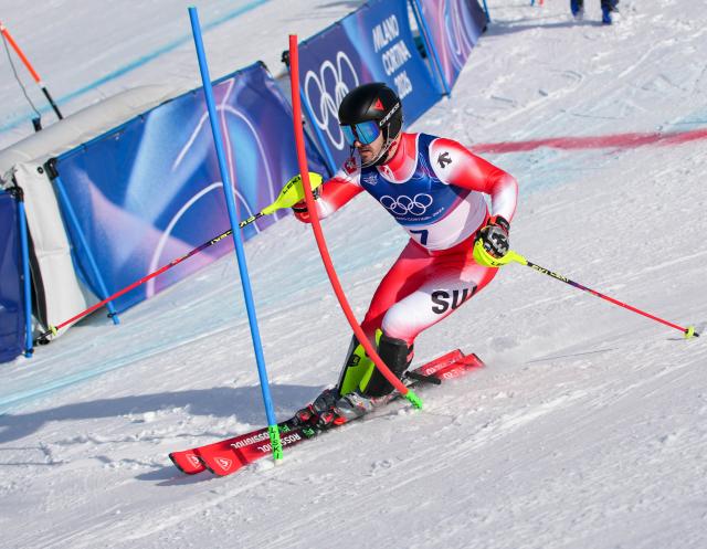 (260209) -- BORMIO, Feb. 9, 2026 (Xinhua) -- Loic Meillard of Switzerland 1 competes during the alpine skiing men's team combined at the Milan-Cortina 2026 Olympic Winter Games in Bormio, Italy, Feb. 9, 2026. (Xinhua/Yan Linyun)