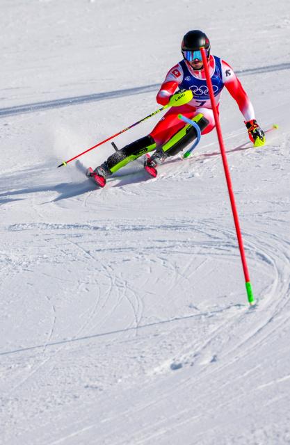 (260209) -- BORMIO, Feb. 9, 2026 (Xinhua) -- Loic Meillard of Switzerland 1 competes during the alpine skiing men's team combined at the Milan-Cortina 2026 Olympic Winter Games in Bormio, Italy, Feb. 9, 2026. (Xinhua/Yan Linyun)