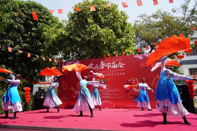 (260209) -- ABUJA, Feb. 9, 2026 (Xinhua) -- Nigerian students perform during a temple fair to mark the 2026 Spring Festival celebrations and commemorate the 55th anniversary of diplomatic relations between China and Nigeria in Abuja, Nigeria, Feb. 7, 2026. The Chinese community in Nigeria's capital city of Abuja, together with Nigerian partners, on Saturday held the event. (China Cultural Center in Abuja/Handout via Xinhua)