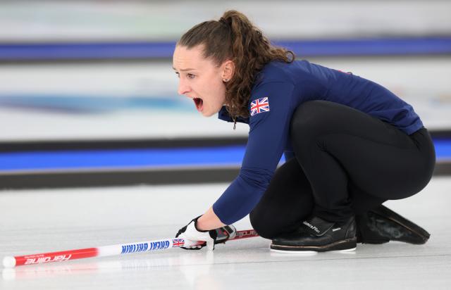 (260209) -- CORTINA D'AMPEZZO, Feb. 9, 2026 (Xinhua) -- Jennifer Dodds of Britain competes during the curling mixed doubles semi-final between Britain and Sweden at the Milan-Cortina 2026 Olympic Winter Games in Cortina, Italy, Feb. 9, 2026. (Xinhua/Ding Xu)
