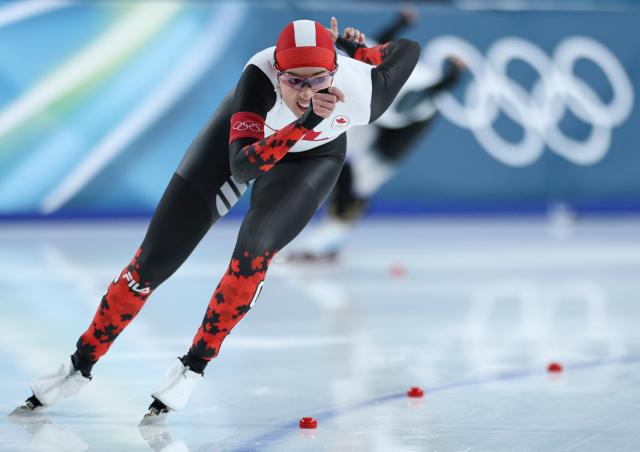 (260209) -- MILAN, Feb. 9, 2026 (Xinhua) -- Beatrice Lamarche of Canada competes during the match of speed skating women's 1000m at the Milan-Cortina 2026 Olympic Winter Games in Milan, Italy, Feb. 9, 2026. (Xinhua/Li Jing)