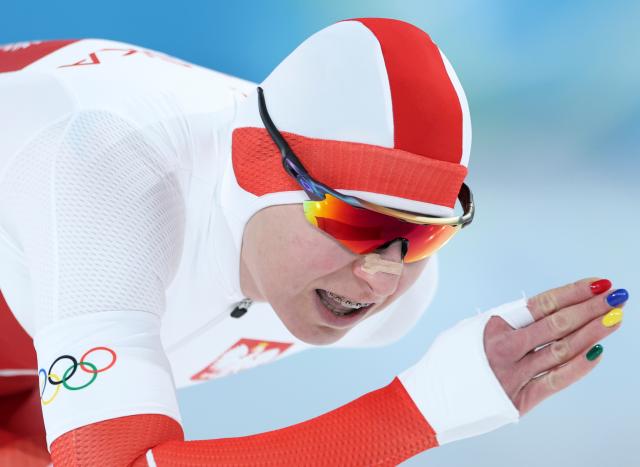(260209) -- MILAN, Feb. 9, 2026 (Xinhua) -- Karolina Bosiek of Poland competes during the match of speed skating women's 1000m at the Milan-Cortina 2026 Olympic Winter Games in Milan, Italy, Feb. 9, 2026. (Xinhua/Li Jing)