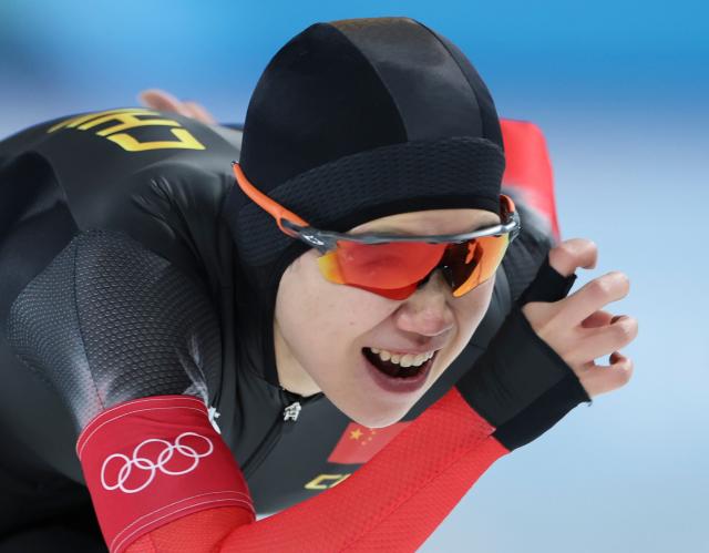 (260209) -- MILAN, Feb. 9, 2026 (Xinhua) -- Tian Ruining of China competes during the match of speed skating women's 1000m at the Milan-Cortina 2026 Olympic Winter Games in Milan, Italy, Feb. 9, 2026. (Xinhua/Li Jing)