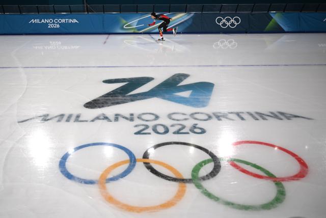 (260209) -- MILAN, Feb. 9, 2026 (Xinhua) -- Han Mei of China competes during the match of speed skating women's 1000m at the Milan-Cortina 2026 Olympic Winter Games in Milan, Italy, Feb. 9, 2026. (Xinhua/Wu Wei)