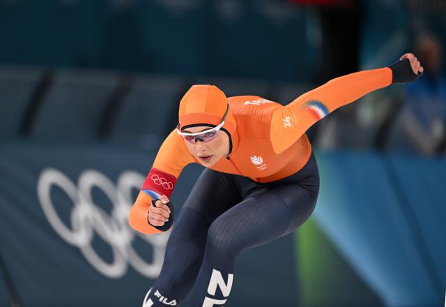 (260209) -- MILAN, Feb. 9, 2026 (Xinhua) -- Jutta Leerdam of the Netherlands competes during the match of speed skating women's 1000m at the Milan-Cortina 2026 Olympic Winter Games in Milan, Italy, Feb. 9, 2026. (Xinhua/Wu Wei)