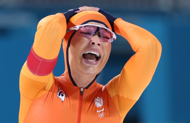 (260209) -- MILAN, Feb. 9, 2026 (Xinhua) -- Jutta Leerdam of the Netherlands celebrates after the match of speed skating women's 1000m at the Milan-Cortina 2026 Olympic Winter Games in Milan, Italy, Feb. 9, 2026. (Xinhua/Du Xiaoyi)