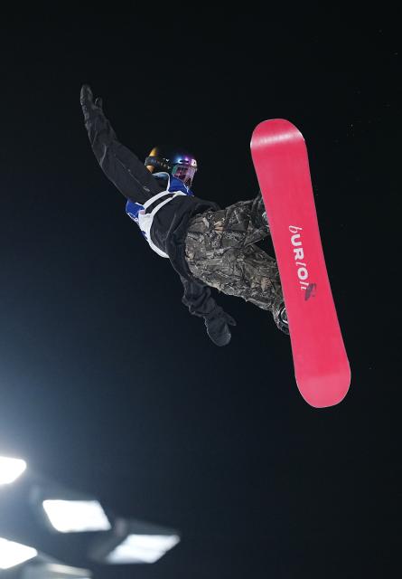 (260209) -- LIVIGNO, Feb. 9, 2026 (Xinhua) -- Yu Seungeun of South Korea competes during the snowboard women's big air final match at the Milan-Cortina 2026 Olympic Winter Games in Livigno, Italy, Feb. 9, 2026. (Xinhua/Wu Huiwo)