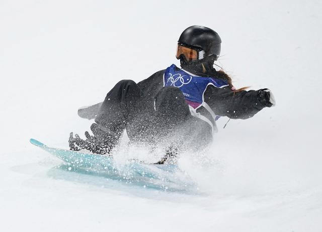 (260209) -- LIVIGNO, Feb. 9, 2026 (Xinhua) -- Zhang Xiaonan of China competes during the snowboard women's big air final match at the Milan-Cortina 2026 Olympic Winter Games in Livigno, Italy, Feb. 9, 2026. (Xinhua/Wu Huiwo)