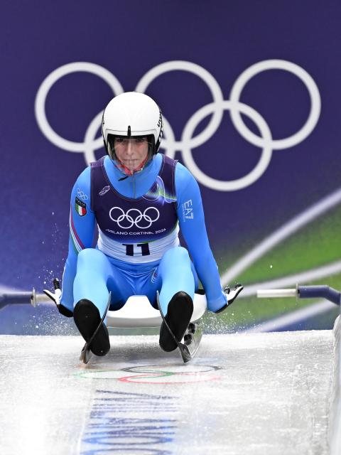 (260209) -- CORTINA D'AMPEZZO, Feb. 9, 2026 (Xinhua) -- Verena Hofer of Italy competes during the luge women's singles run 1 at the Milan-Cortina 2026 Olympic Winter Games in Cortina, Italy, Feb. 9, 2026. (Xinhua/Lian Yi)