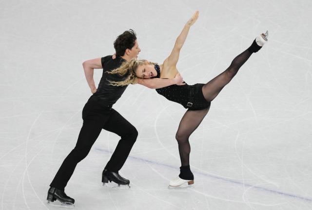 (260210) -- MILAN, Feb. 10, 2026 (Xinhua) -- Emilea Zingas (R)/Vadym Kolesnik of the United States compete during the rhythm dance of figure skating ice dance competition at the Milan-Cortina 2026 Olympic Winter Games in Milan, Italy, Feb. 9, 2026. (Xinhua/Xue Yuge)