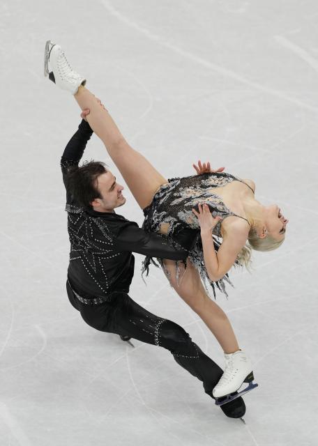 (260209) -- MILAN, Feb. 9, 2026 (Xinhua) -- Olivia Smart (R)/Tim Dieck of Spain compete during the rhythm dance of figure skating ice dance competition at the Milan-Cortina 2026 Olympic Winter Games in Milan, Italy, Feb. 9, 2026. (Xinhua/Xue Yuge)