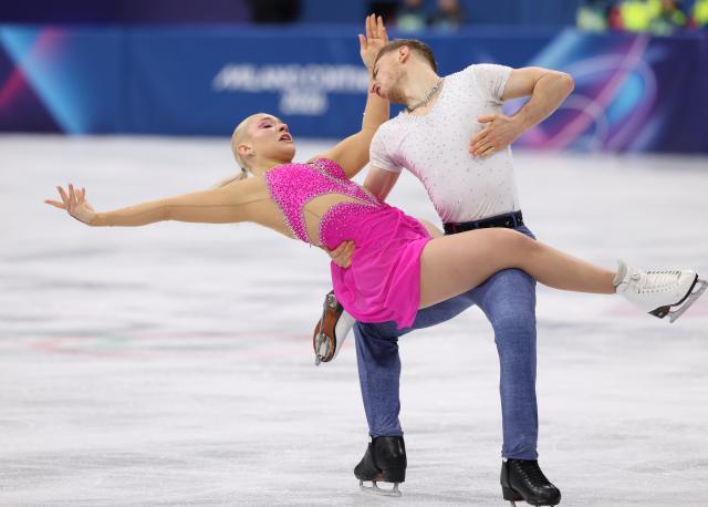 (260209) -- MILAN, Feb. 9, 2026 (Xinhua) -- Natalie Taschlerova (L)/Filip Taschler of the Czech Republic compete during the rhythm dance of figure skating ice dance competition at the Milan-Cortina 2026 Olympic Winter Games in Milan, Italy, Feb. 9, 2026. (Xinhua/Chen Yichen)