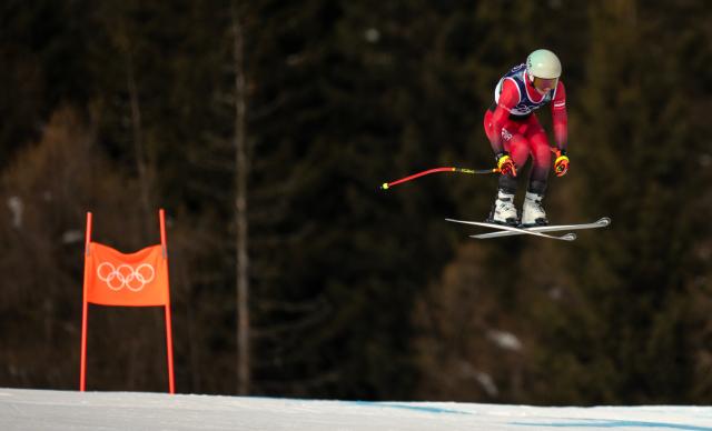 (260210) -- CORTINA D'AMPEZZO, Feb. 10, 2026 (Xinhua) -- Ariane Raedler of Austria competes during the downhill race of the alpine skiing women's team combined at the Milan-Cortina 2026 Olympic Winter Games in Cortina, Italy, Feb. 10, 2026. (Xinhua/Fei Maohua)
