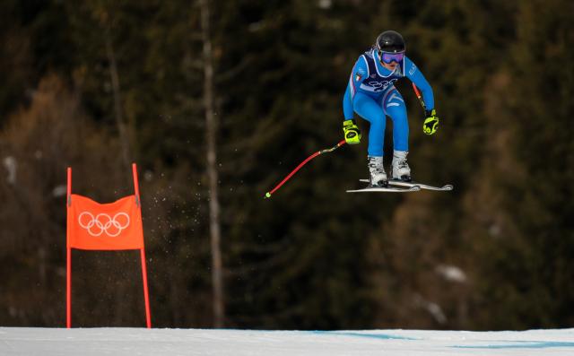 (260210) -- CORTINA D'AMPEZZO, Feb. 10, 2026 (Xinhua) -- Laura Pirovano of Italy competes during the downhill race of the alpine skiing women's team combined at the Milan-Cortina 2026 Olympic Winter Games in Cortina, Italy, Feb. 10, 2026. (Xinhua/Fei Maohua)