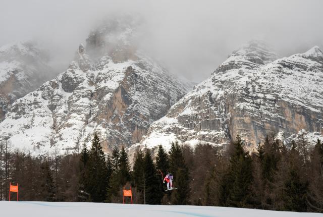(260210) -- CORTINA D'AMPEZZO, Feb. 10, 2026 (Xinhua) -- Corinne Suter of Switzerland competes during the downhill race of the alpine skiing women's team combined at the Milan-Cortina 2026 Olympic Winter Games in Cortina, Italy, Feb. 10, 2026. (Xinhua/Fei Maohua)