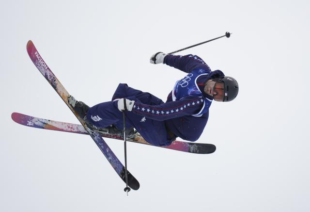 (260210) -- LIVIGNO, Feb. 10, 2026 (Xinhua) -- Alex Hall of the United States competes during the freestyle skiing men's freeski slopestyle final at the Milan-Cortina 2026 Olympic Winter Games in Livigno, Italy, Feb. 10, 2026. (Xinhua/Xia Yifang)