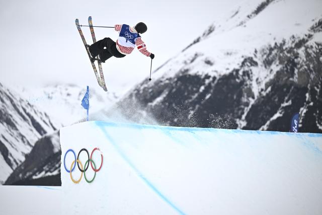 (260210) -- LIVIGNO, Feb. 10, 2026 (Xinhua) -- Birk Ruud of Norway competes during the freestyle skiing men's freeski slopestyle final at the Milan-Cortina 2026 Olympic Winter Games in Livigno, Italy, Feb. 10, 2026. (Xinhua/Xia Yifang)