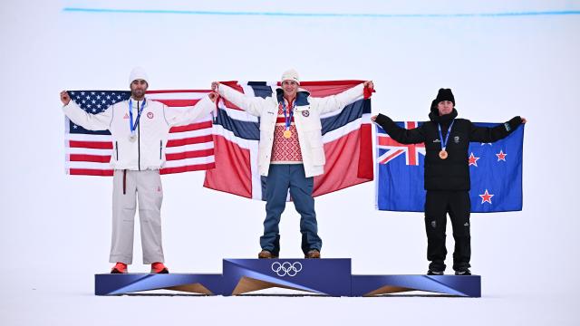 (260210) -- LIVIGNO, Feb. 10, 2026 (Xinhua) -- Gold medalist Birk Ruud (C) of Norway, silver medalist Alex Hall of the United States and bronze medalist Luca Harrington of New Zealand pose during the awarding ceremony for the freestyle skiing men's freeski slopestyle at the Milan-Cortina 2026 Olympic Winter Games in Livigno, Italy, Feb. 10, 2026. (Xinhua/Zhang Hongxiang)