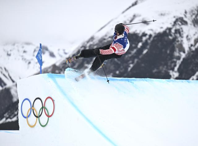 (260210) -- LIVIGNO, Feb. 10, 2026 (Xinhua) -- Birk Ruud of Norway competes during the freestyle skiing men's freeski slopestyle final at the Milan-Cortina 2026 Olympic Winter Games in Livigno, Italy, Feb. 10, 2026. (Xinhua/Xia Yifang)