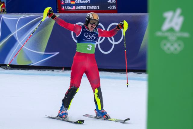 (260210) -- CORTINA D'AMPEZZO, Feb. 10, 2026 (Xinhua) -- Katharina Huber of Austria celebrates after the slalom of the alpine skiing women's team combined at the Milan-Cortina 2026 Olympic Winter Games in Cortina, Italy, Feb. 10, 2026. (Xinhua/Fei Maohua)