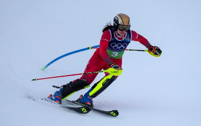 (260210) -- CORTINA D'AMPEZZO, Feb. 10, 2026 (Xinhua) -- Katharina Huber of Austria competes during the slalom of the alpine skiing women's team combined at the Milan-Cortina 2026 Olympic Winter Games in Cortina, Italy, Feb. 10, 2026. (Xinhua/Fei Maohua)