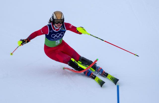 (260210) -- CORTINA D'AMPEZZO, Feb. 10, 2026 (Xinhua) -- Katharina Huber of Austria competes during the slalom of the alpine skiing women's team combined at the Milan-Cortina 2026 Olympic Winter Games in Cortina, Italy, Feb. 10, 2026. (Xinhua/Fei Maohua)