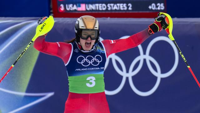(260210) -- CORTINA D'AMPEZZO, Feb. 10, 2026 (Xinhua) -- Katharina Huber of Austria celebrates after the slalom of the alpine skiing women's team combined at the Milan-Cortina 2026 Olympic Winter Games in Cortina, Italy, Feb. 10, 2026. (Xinhua/Fei Maohua)