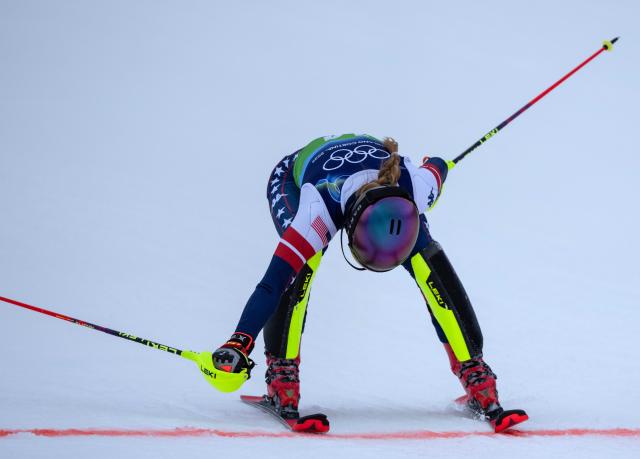 (260210) -- CORTINA D'AMPEZZO, Feb. 10, 2026 (Xinhua) -- Mikaela Shiffrin of the United States competes during the slalom of the alpine skiing women's team combined at the Milan-Cortina 2026 Olympic Winter Games in Cortina, Italy, Feb. 10, 2026. (Xinhua/Fei Maohua)