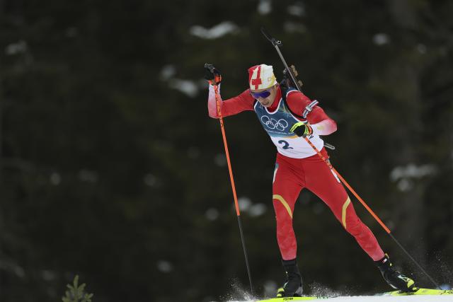 (260210) -- ANTERSELVA, Feb. 10, 2026 (Xinhua) -- Yan Xingyuan of China competes during the biathlon men's 20km individual at the Milan-Cortina 2026 Olympic Winter Games in Anterselva, Italy, Feb. 10, 2026. (Xinhua/Zhang Tao)