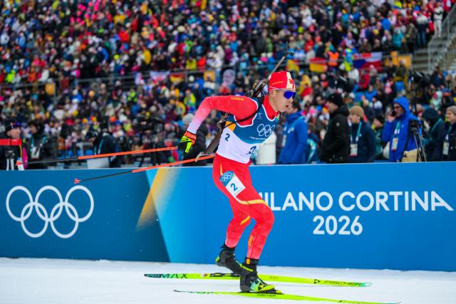 (260210) -- ANTERSELVA, Feb. 10, 2026 (Xinhua) -- Yan Xingyuan of China competes during the biathlon men's 20km individual at the Milan-Cortina 2026 Olympic Winter Games in Anterselva, Italy, Feb. 10, 2026. (Xinhua/Jiang Han)