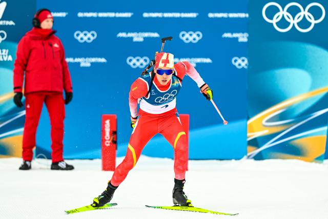 (260210) -- ANTERSELVA, Feb. 10, 2026 (Xinhua) -- Yan Xingyuan of China competes during the biathlon men's 20km individual at the Milan-Cortina 2026 Olympic Winter Games in Anterselva, Italy, Feb. 10, 2026. (Xinhua/Jiang Han)