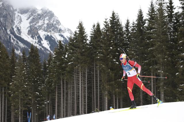 (260210) -- ANTERSELVA, Feb. 10, 2026 (Xinhua) -- Yan Xingyuan of China competes during the biathlon men's 20km individual at the Milan-Cortina 2026 Olympic Winter Games in Anterselva, Italy, Feb. 10, 2026. (Xinhua/Zhang Tao)