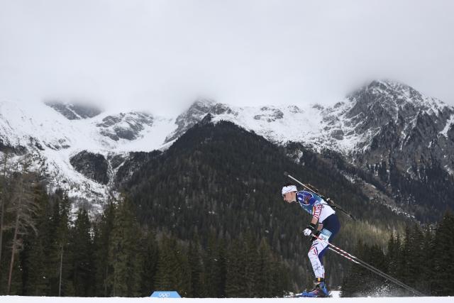 (260210) -- ANTERSELVA, Feb. 10, 2026 (Xinhua) -- Eric Perrot of France competes during the biathlon men's 20km individual at the Milan-Cortina 2026 Olympic Winter Games in Anterselva, Italy, Feb. 10, 2026. (Xinhua/Zhang Tao)