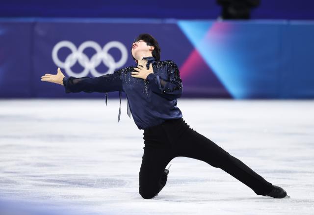 (260211) -- MILAN, Feb. 11, 2026 (Xinhua) -- Cha Junhwan of South Korea performs during the short program competition of figure skating men single skating at the Milan-Cortina 2026 Olympic Winter Games in Milan, Italy, Feb. 10, 2026. (Xinhua/Li Ming)